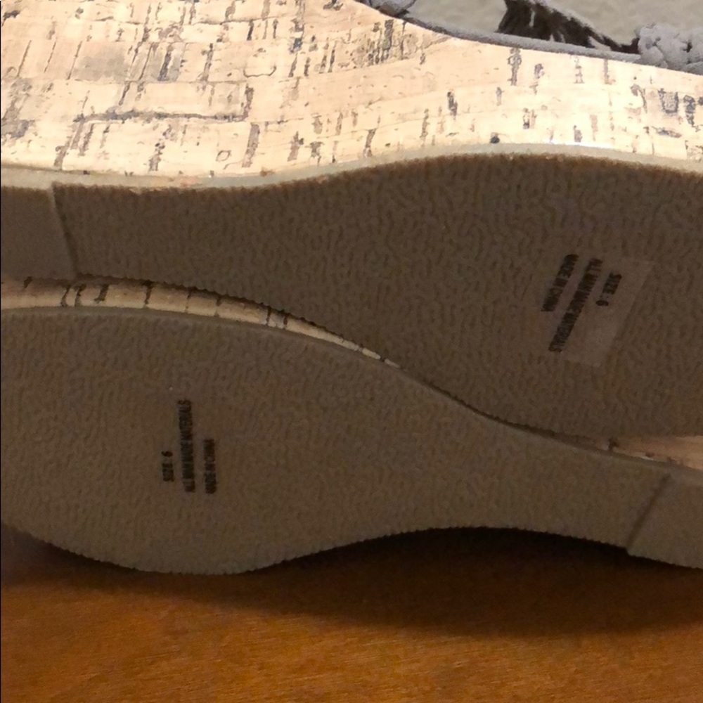 Wedge - Picture 4 of 5